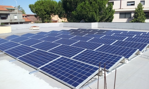 Impianto P=12 kW su Edificio Commerciale con Pannello in silicio policristallino - vista 1